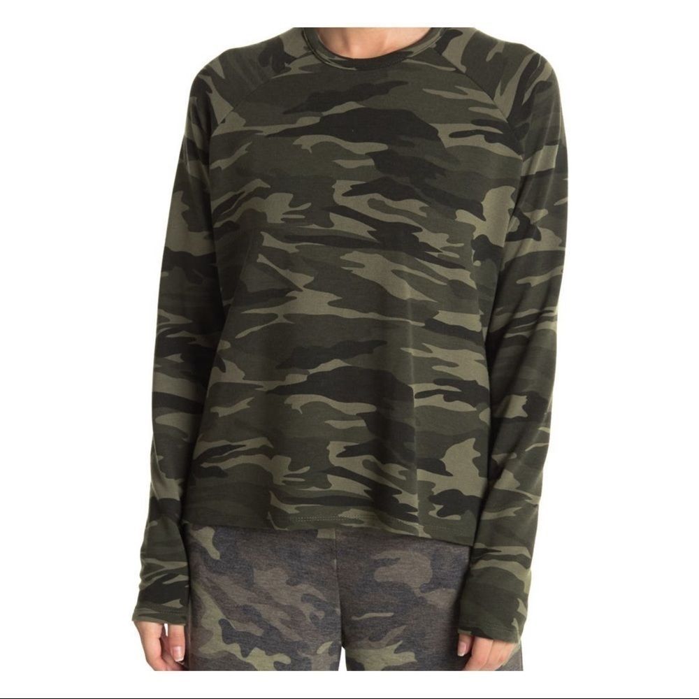 NWT Theo and Spence green camo tee SZ lg
